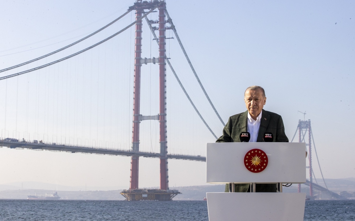 Thổ Nhĩ Kỳ khánh thành cầu dây văng khổng lồ nối Á-Âu